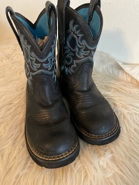 Girl’s ARIAT Boots Size 5.5
